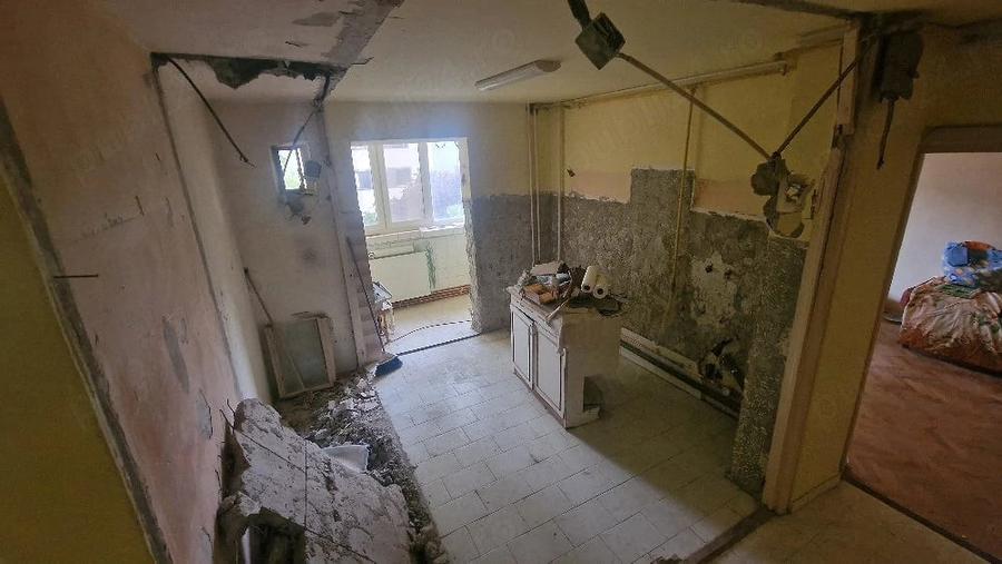 Apartament cu 2 camere decomandat în Soarelui