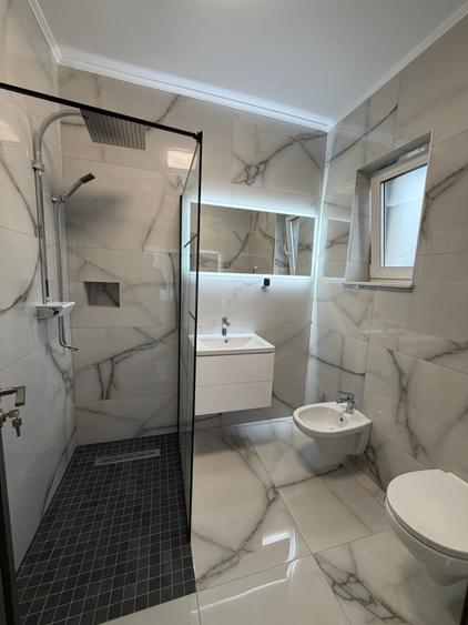 Casă individuală cu 5 camere cu Canalizare în Exterior Est