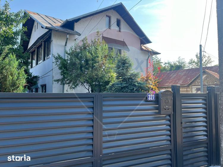 Casă cu 6 camere cu Teren 276 Mp în Păulești