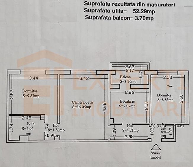 Apartament cu 3 camere semidecomandat, mobilat în Far