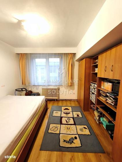 Apartament cu 4 camere decomandat în Ultracentral