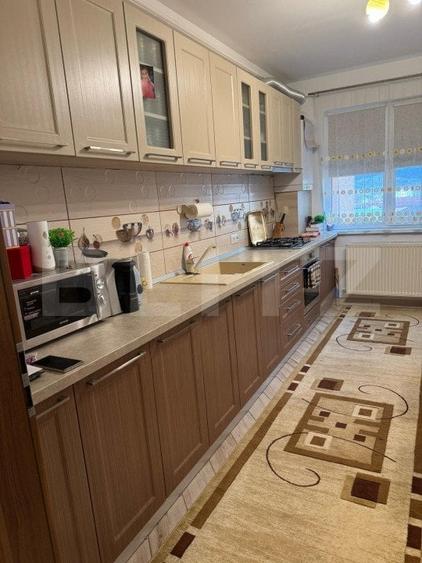 Apartament cu 2 camere decomandat, mobilat în Pietroasa