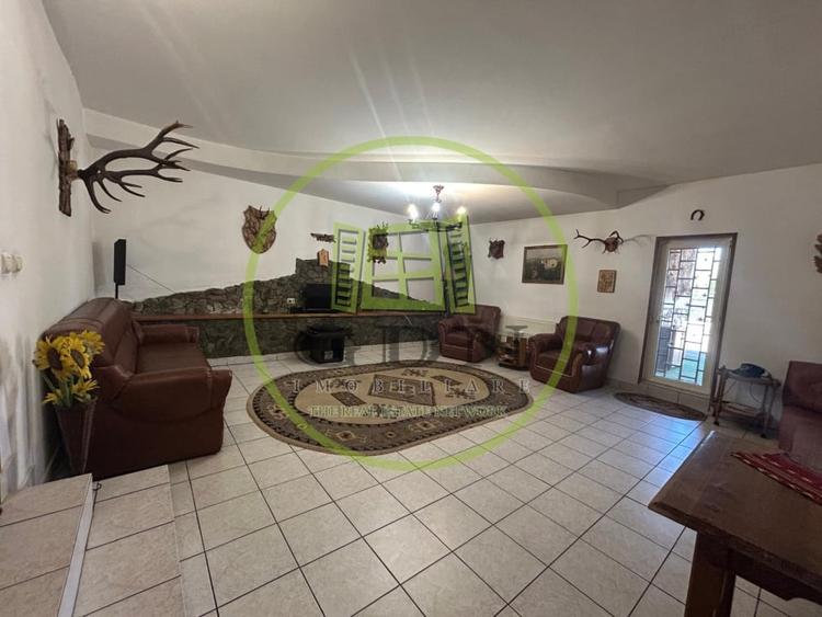 Hotel/Pensiune, de 2,963 mp, în Cernele