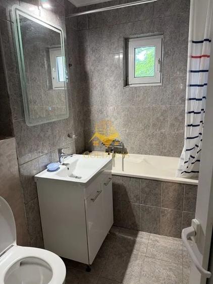 Apartament cu 4 camere decomandat, mobilat în Zorilor