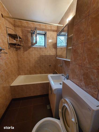 Apartament cu 3 camere semidecomandat în Drumul Taberei