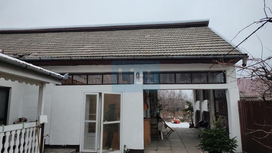 Casă cu 7 camere cu Canalizare în Sânmartin