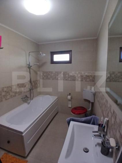 Casă individuală cu 6 camere cu Canalizare în Tinca