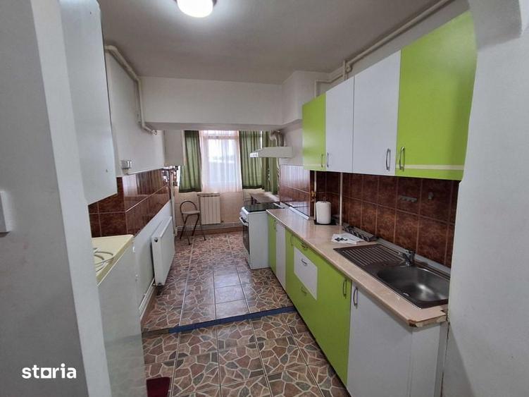 Garsonieră decomandată în Est