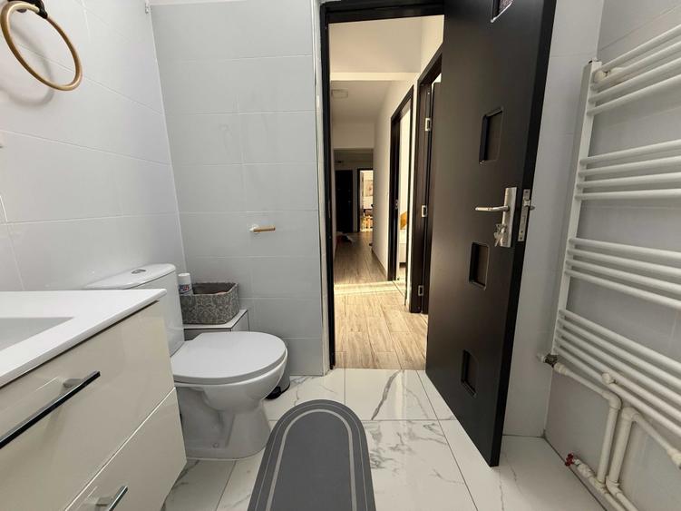 Apartament cu 3 camere decomandat în Nicolina
