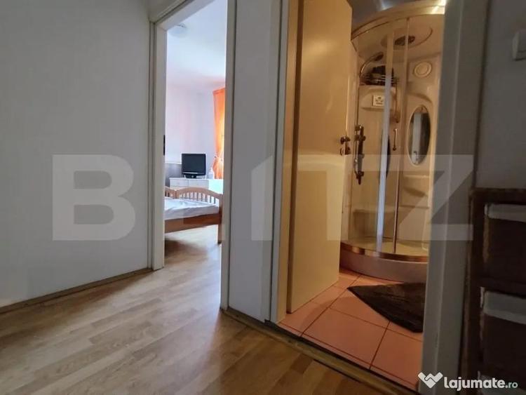 Casă cu 7 camere cu Teren 440 Mp în Poiana