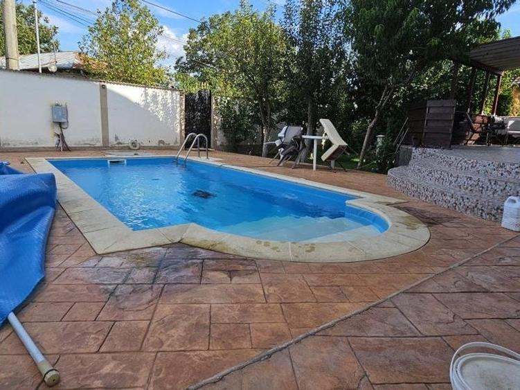 Casă individuală cu 6 camere cu Piscina în Glina