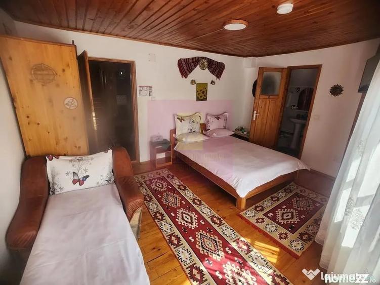 Casă cu 7 camere cu Teren 327 Mp în Zamora