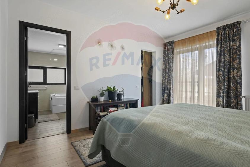 Casă cu 4 camere în Ghencea
