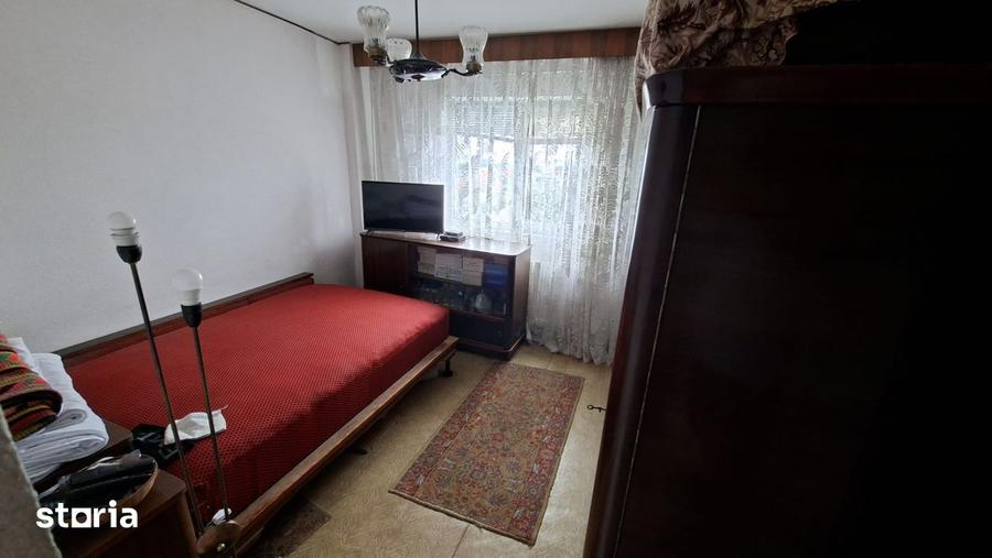 Apartament cu 4 camere în Republicii