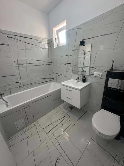 Apartament cu 2 camere decomandat în Rediu