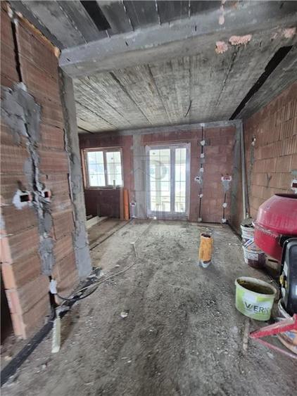 Duplex cu 4 camere cu Canalizare în Moșnița Nouă
