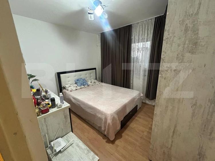Apartament cu 3 camere decomandat în Micro 11