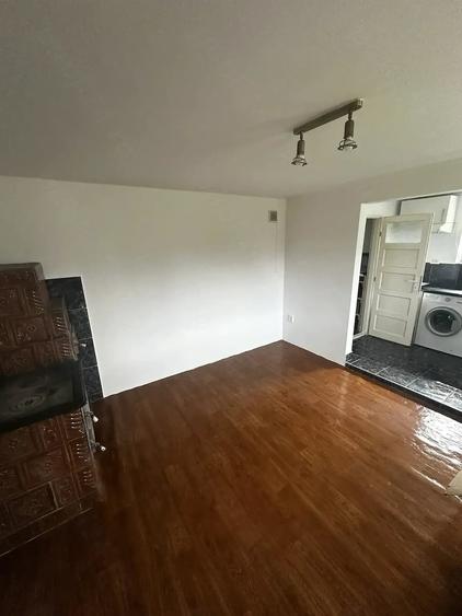 Casă cu 2 camere cu Teren 2700 Mp în Mica
