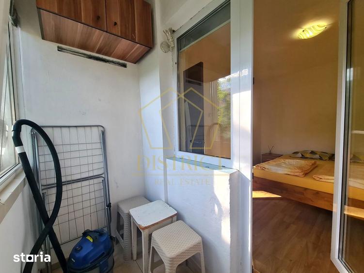 Apartament cu 3 camere semidecomandat în Dacia