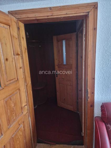 Garsoniera 30 mp, Calea Burdujeni, etaj 8/8, lift, acte la zi 45.000