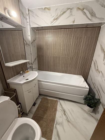 Apartament cu 4 camere decomandat în Ultracentral