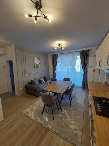 Apartament cu 3 camere semidecomandat, mobilat în Florești