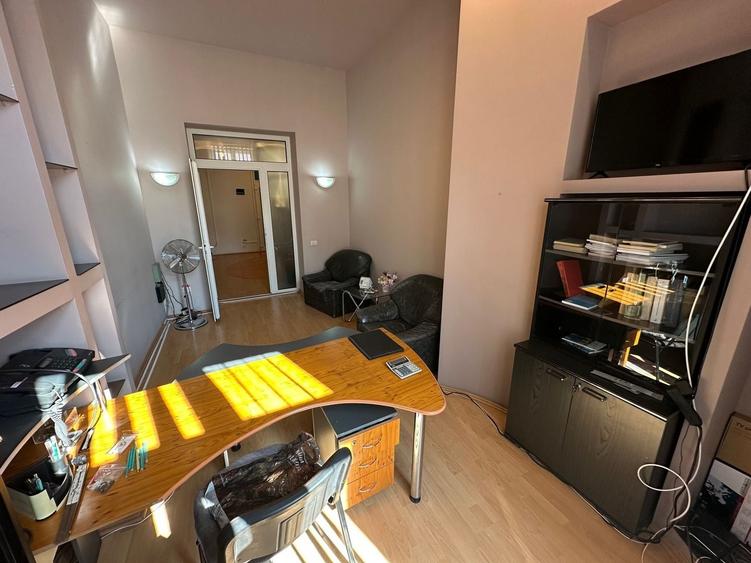 Birou, de 45 mp, în Ultracentral
