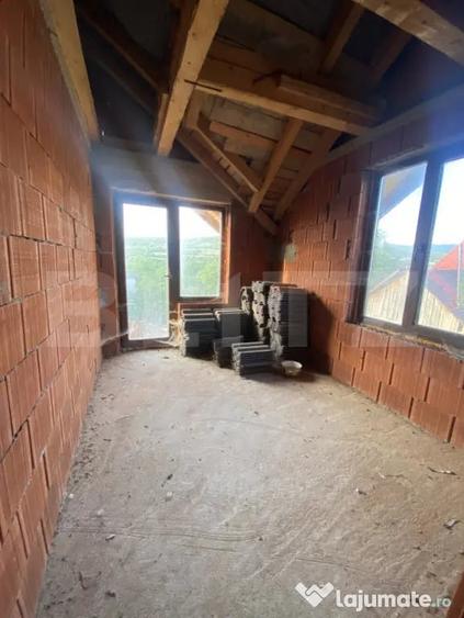 Casă cu 4 camere cu Teren 1471 Mp în Budacu de Sus