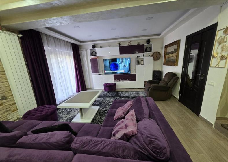 Casă cu 4 camere cu Teren 260 Mp în 1 Decembrie