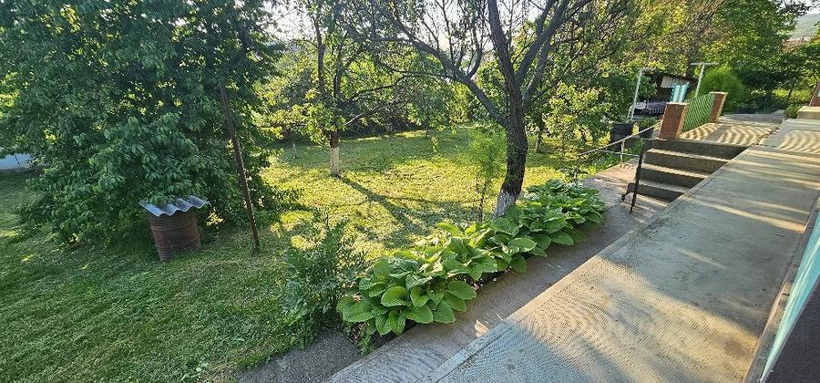 Casă cu 2 camere cu Teren 983 Mp în Central