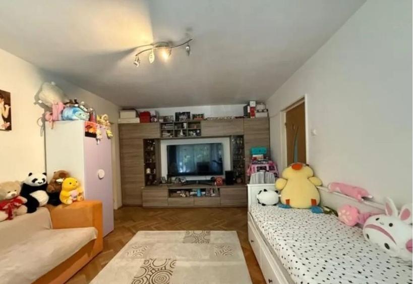 Apartament cu 2 camere semidecomandat, mobilat în Alexandru Obregia