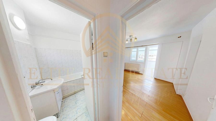 Apartament cu 3 camere decomandat în Casa de Cultură