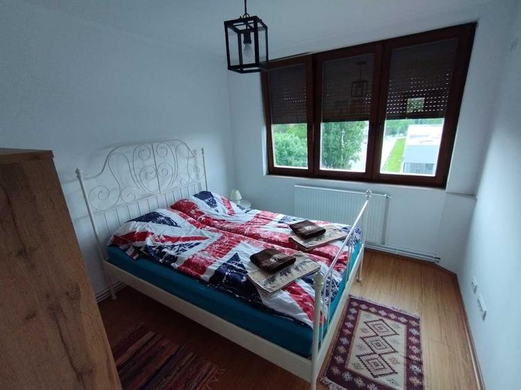 Apartament cu 3 camere semidecomandat în Central