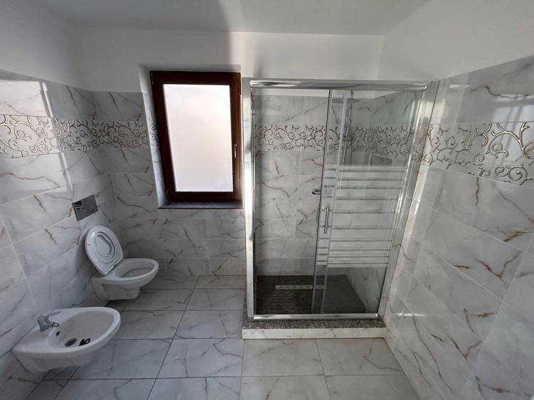 Casă cu 4 camere în Lunca Cetățuii