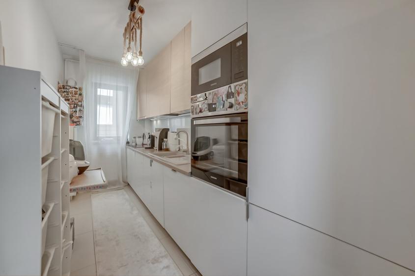 Apartament cu 4 camere decomandat, mobilat în Sisești