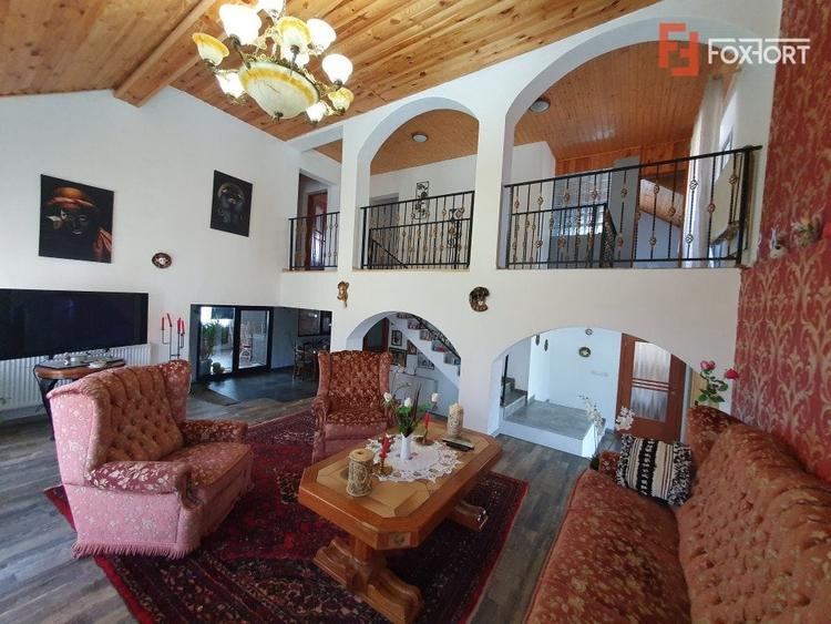 Casă individuală cu 5 camere cu Canalizare în Jebel