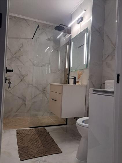 Apartament cu 2 camere decomandat în Spitalul Județean