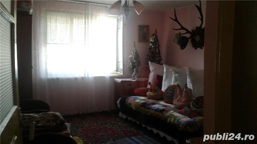 Casă cu 6 camere cu Teren 250 Mp în Capu Câmpului