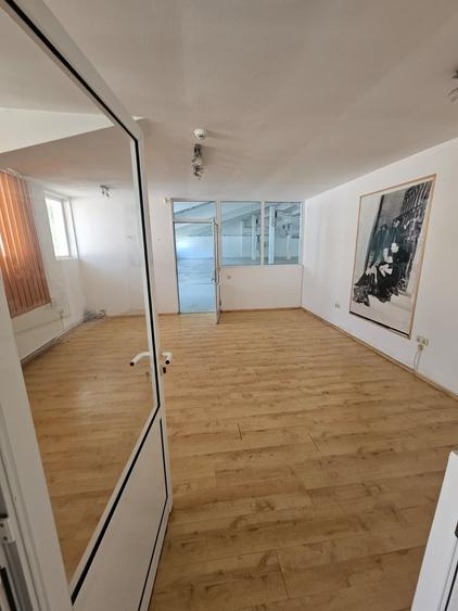 Spațiu industrial, de 950 mp, în Periferie
