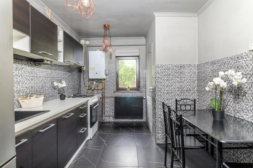 Apartament cu 3 camere decomandat, mobilat în Zorilor