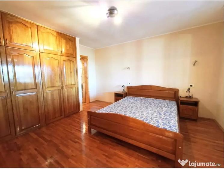 Casă cu 7 camere în Central