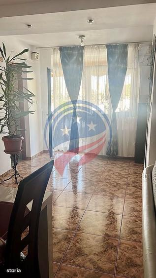 Apartament cu 3 camere în Craiovița Nouă