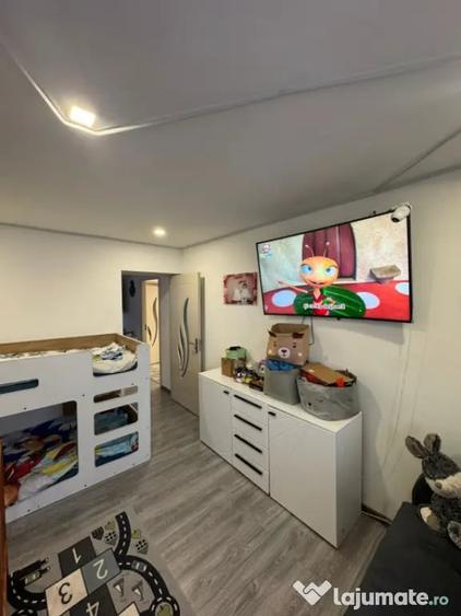 Apartament cu 2 camere semidecomandat în Central