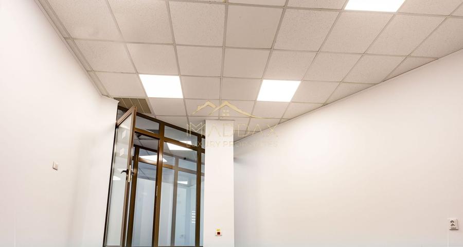 Birou, de 21.739999771118 mp, în Băneasa