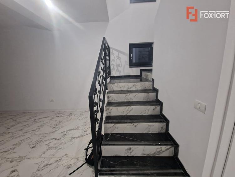 Duplex cu 3 camere cu Canalizare în Recaș