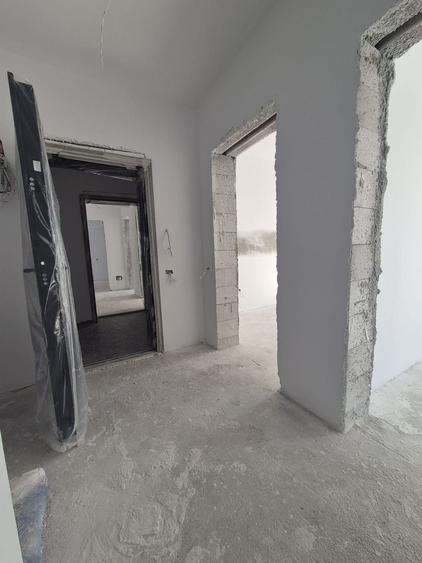 Apartament cu 3 camere decomandat în Theodor Pallady