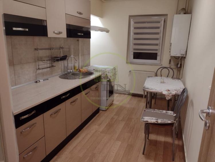 Apartament cu 2 camere decomandat, mobilat în 13 Decembrie