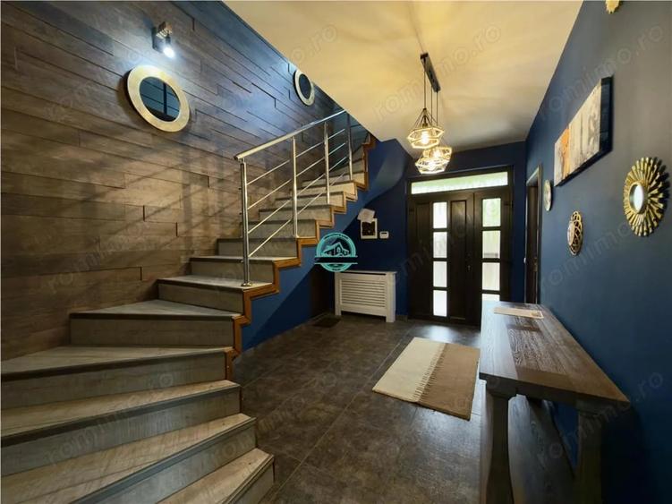 Apartament cu 4 camere decomandat în Central