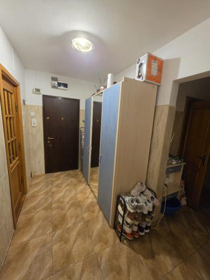 Apartament cu 3 camere decomandat în Titan