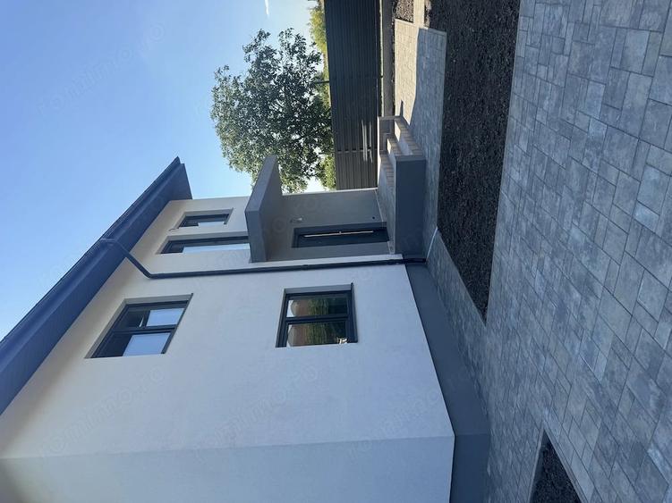 Casă cu 5 camere cu Teren 538 Mp în Central